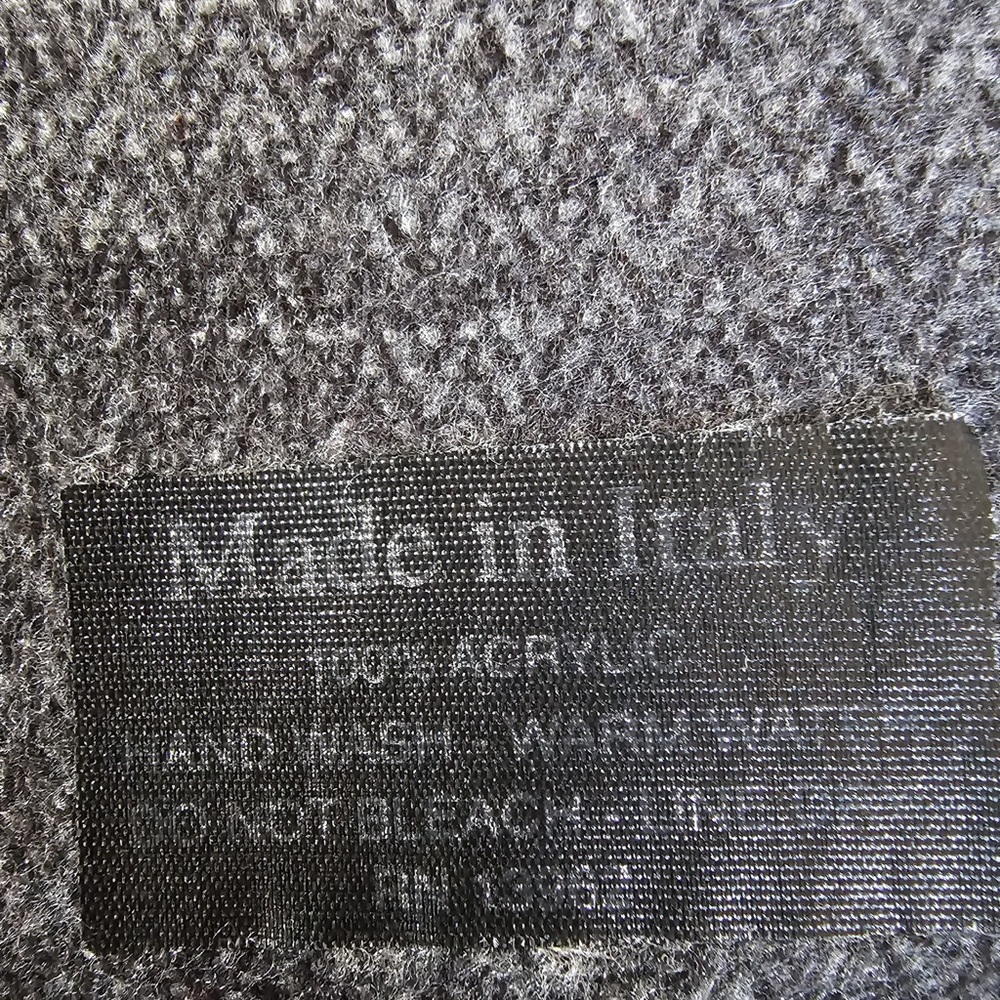Made in Italy Gray Textured Scarf